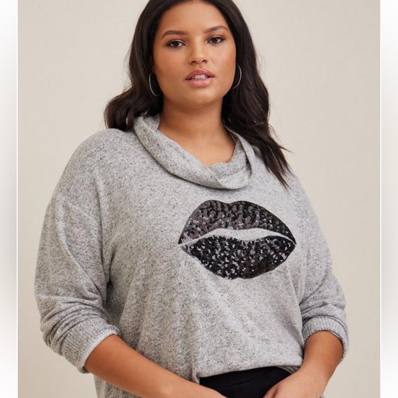 Lips Relaxed Fit Super Soft Plush Sequin Pullover Tunic Sweatshirt - Picture 2 of 8